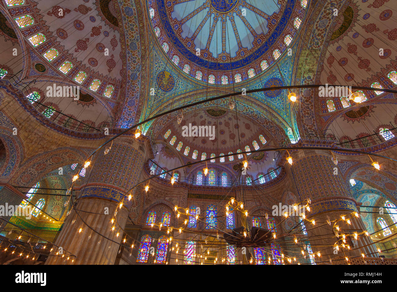 Blaue Moschee, Innenansicht der blauen Kuppel. Istanbul, Türkei Stockfoto