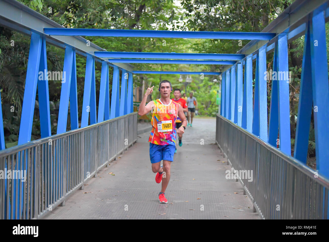 BANGKOK - 9. Februar: Nicht identifizierte Mini marathon Läufer an TG laufen glatt wie Seide 2019 Spendenlauf für Kinder und Jugendliche, das am 9. Februar 2019 Bangko Stockfoto