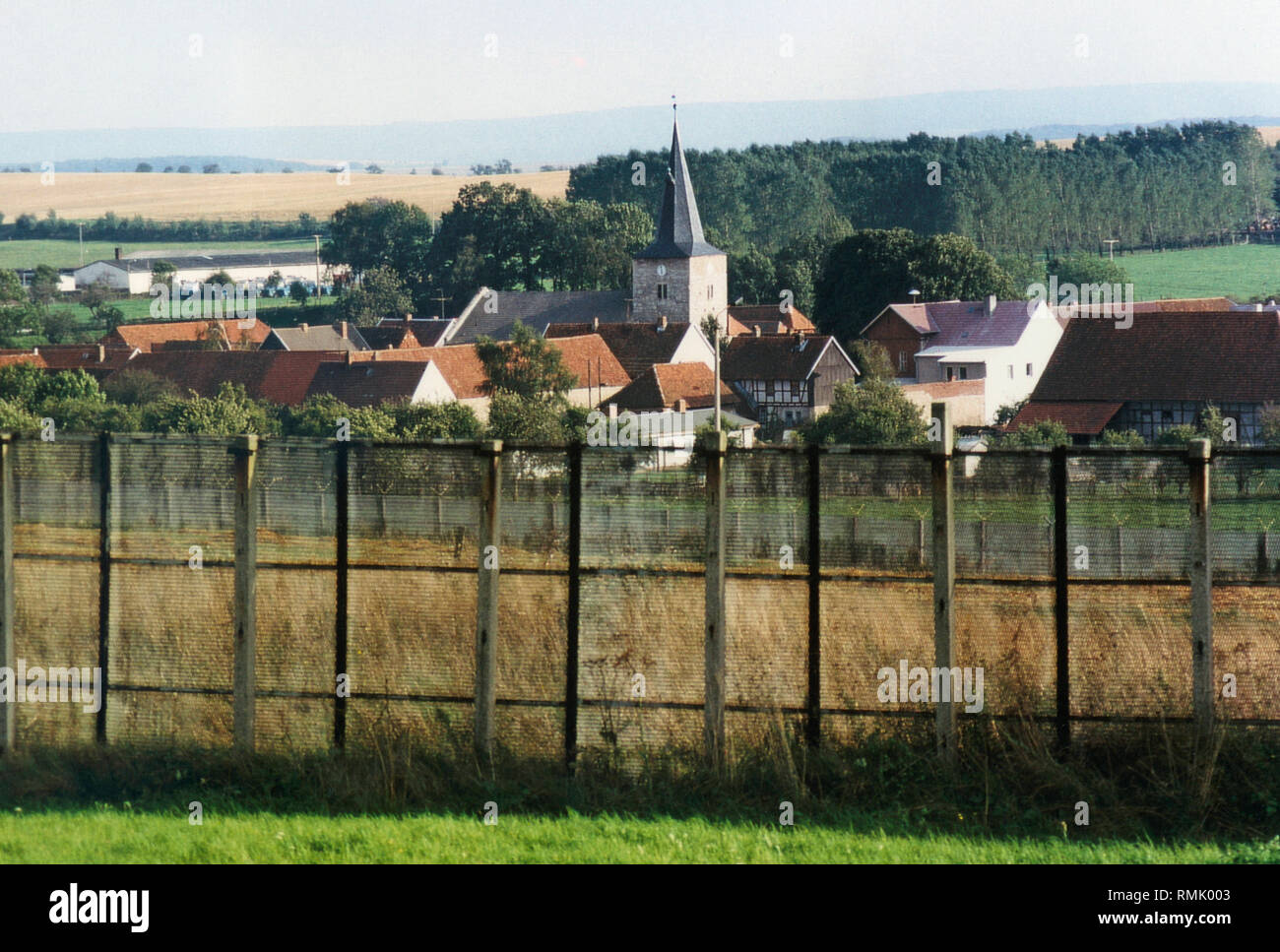 Blick über die Innerdeutsche Grenze auf dem Platz Mackenrode, heute Teil der Gemeinde Hohenstein. Stockfoto
