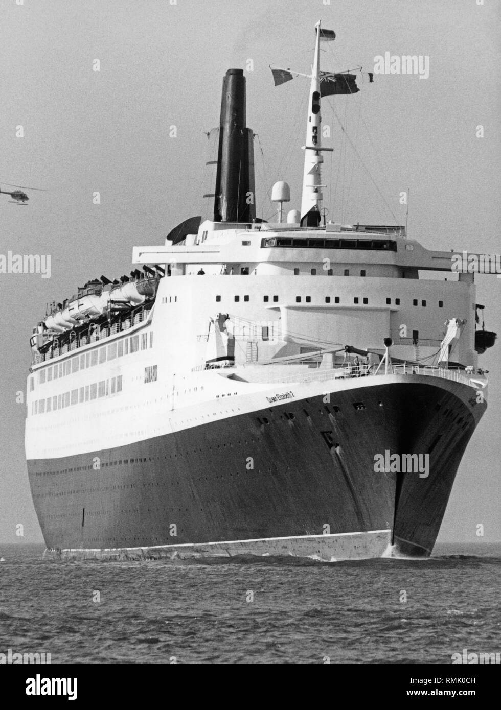 Die britische transatlantischen Liner 'Queen Elizabeth 2' kurz vor der Generalüberholung auf der Lloyd Werft in Bremerhaven. Stockfoto