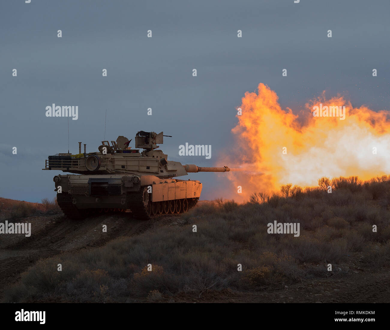 M1A2 Abrams Panzer von einer Firma, 2-116 th Kavallerie Brigade Combat Team (CBCT), Idaho Army National Guard führen durch Feld Übungen auf der Orchard Combat Training Center (OCTC). Stockfoto