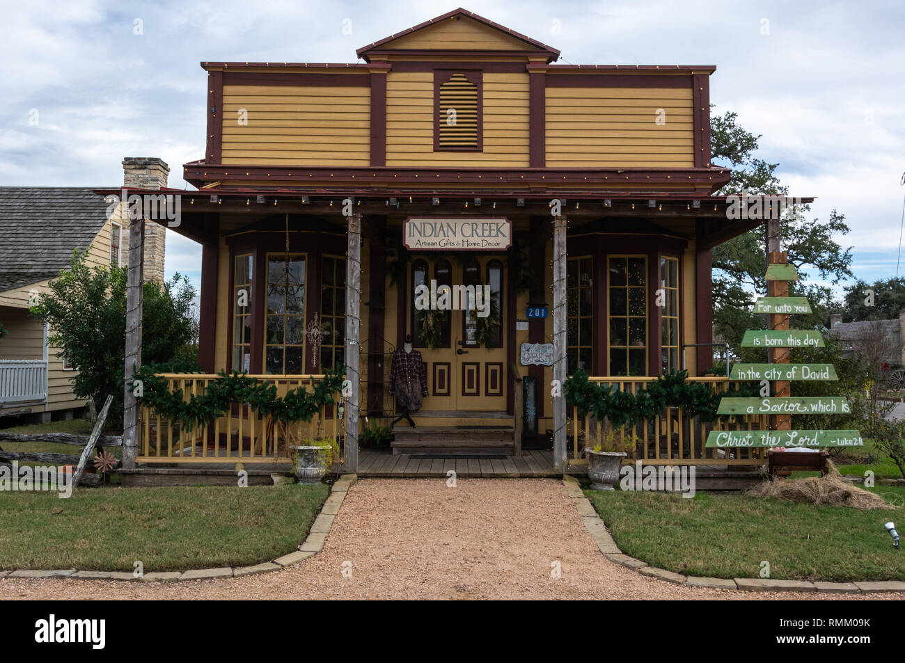 Runde Oberseite, Texas, Vereinigte Staaten von Amerika - 27. Dezember 2016. Indian Creek artisan Geschenke und Wohnkultur shop in Round Top, TX. Stockfoto