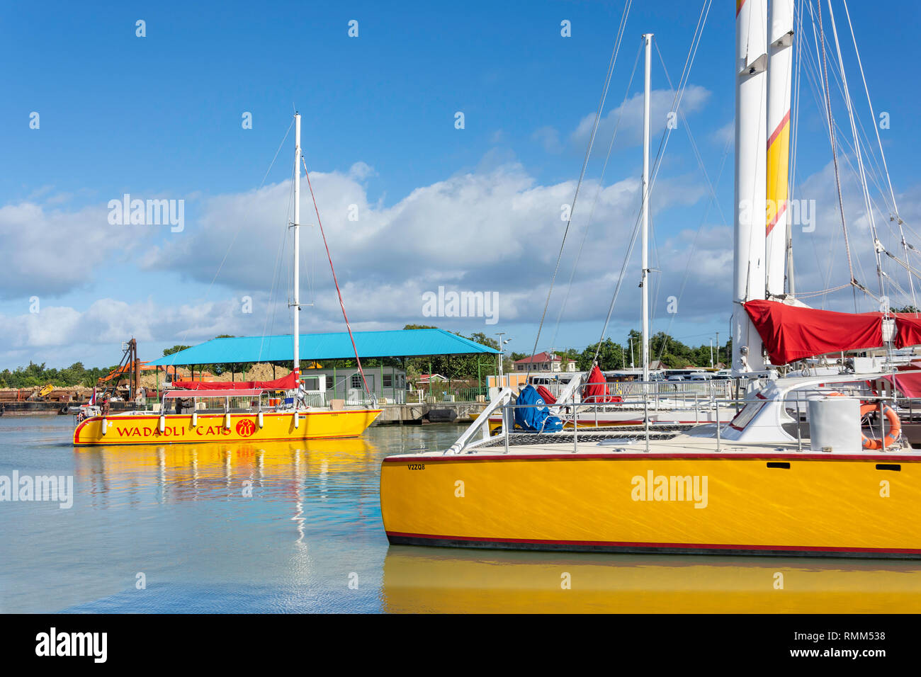Ausflug Segelyachten im Hafen, die St. John's, Antigua, Antigua und Barbuda, Kleine Antillen, Karibik Stockfoto