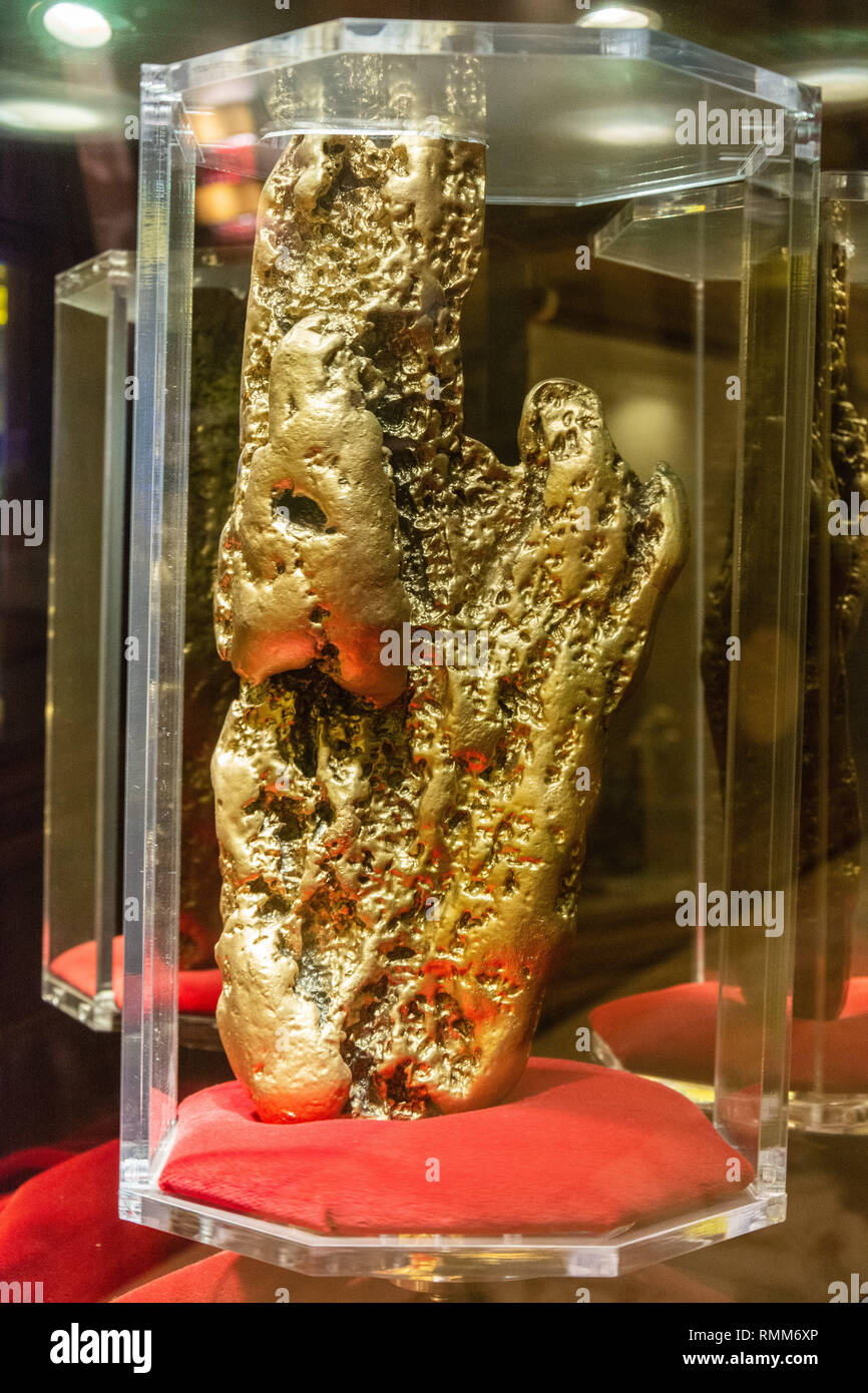 Las Vegas, Nevada, Vereinigte Staaten von Amerika - 11. Januar 2017. Hand des Glaubens Gold Nugget, von Kevin Hillier in der Nähe von Kingower, Victoria, Australien gefunden, Stockfoto