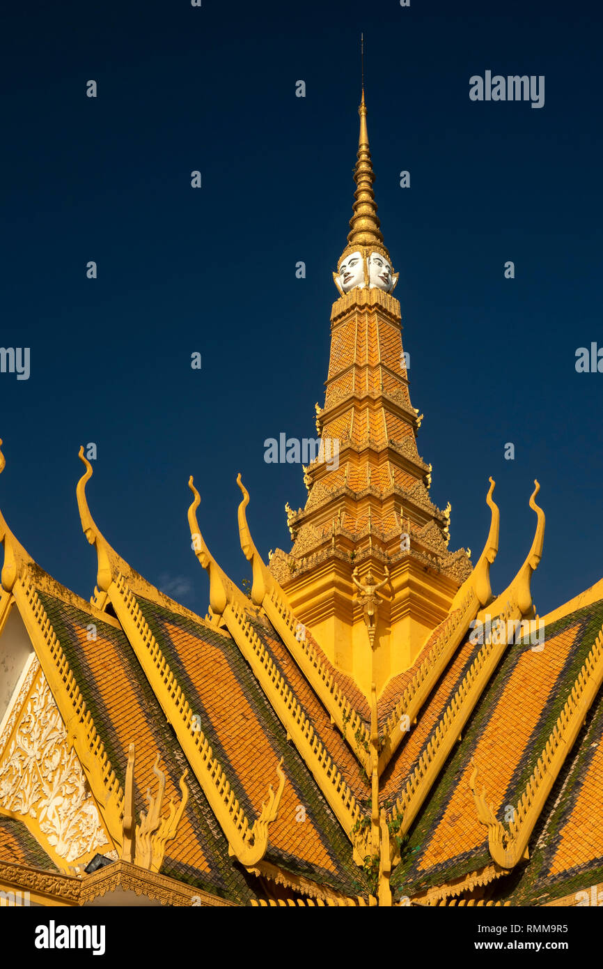 Kambodscha, Phnom Penh, City Centre, Royal Palace, Thronsaal, Detail der zentralen Turm mit vier Gesichtern Stockfoto