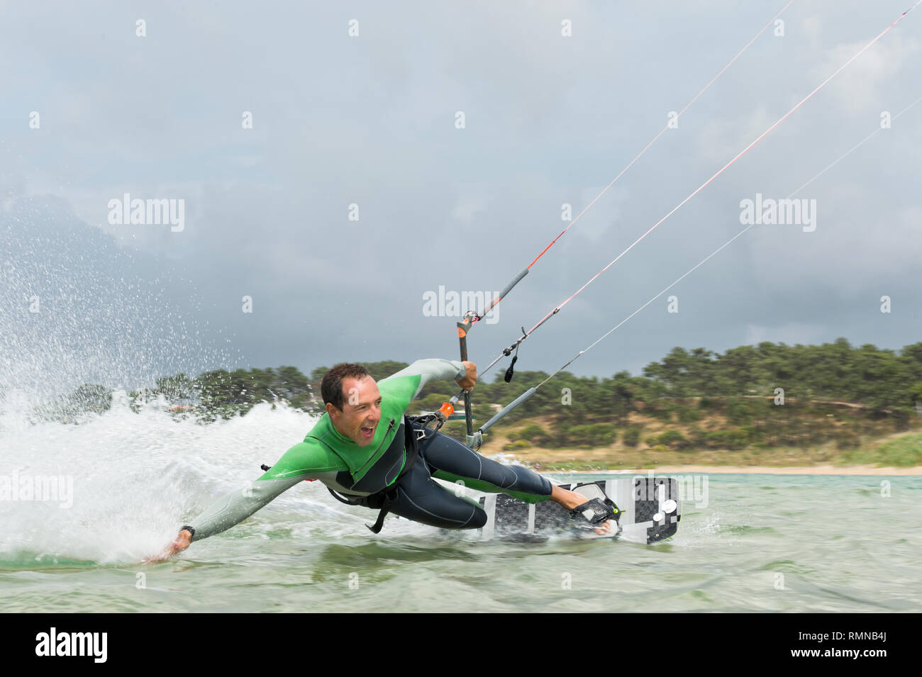 Mann kiteboarding Stockfoto