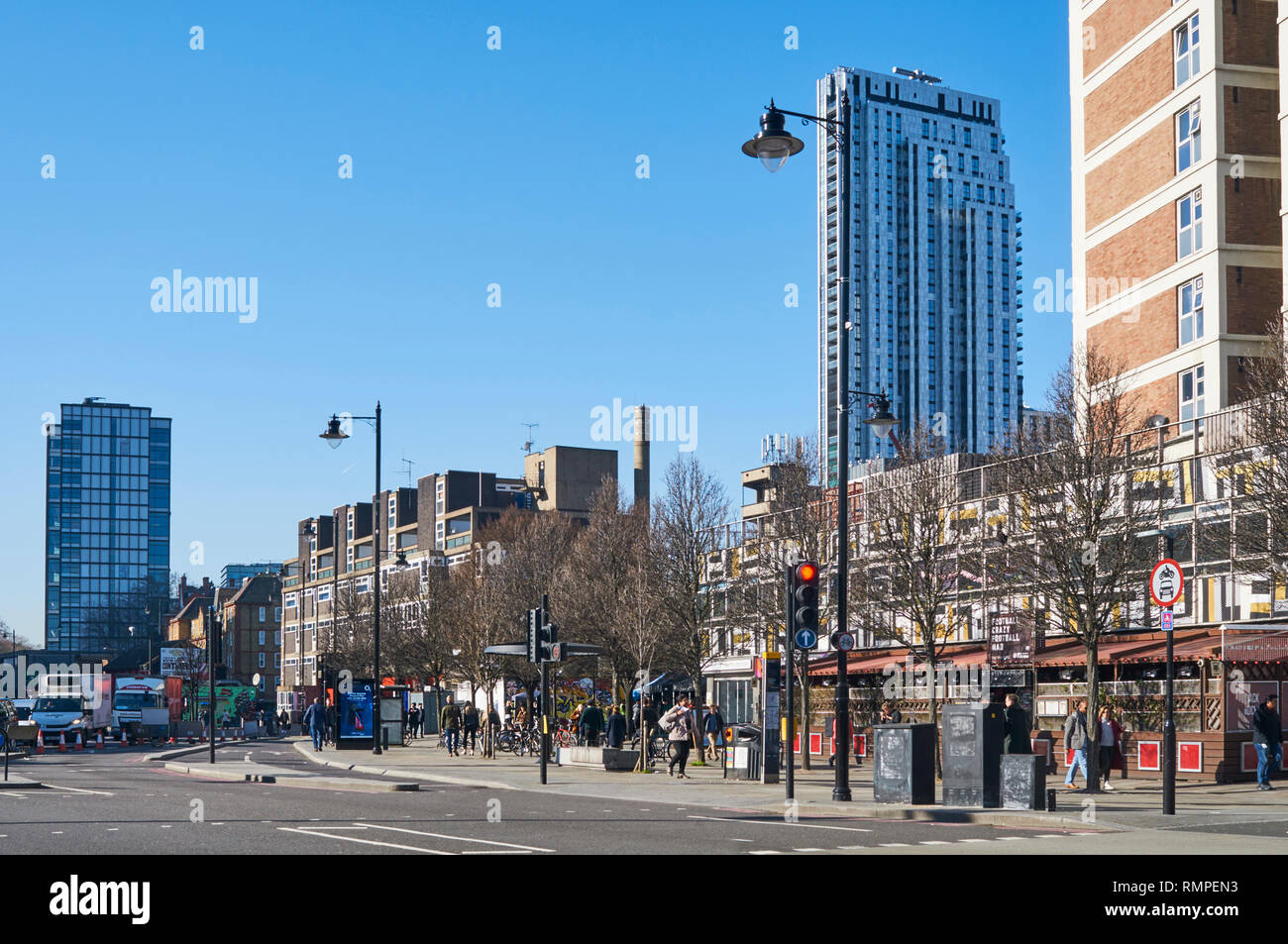 Old Street, East London, UK, auf der Suche nach Westen Richtung Alte Straße Kreisverkehr Stockfoto