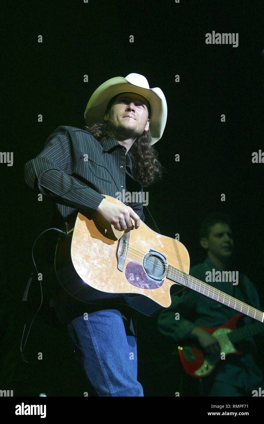 Country Music Star Blake Shelton wird gezeigt auf der Bühne während eines Live Konzert aussehen. Stockfoto