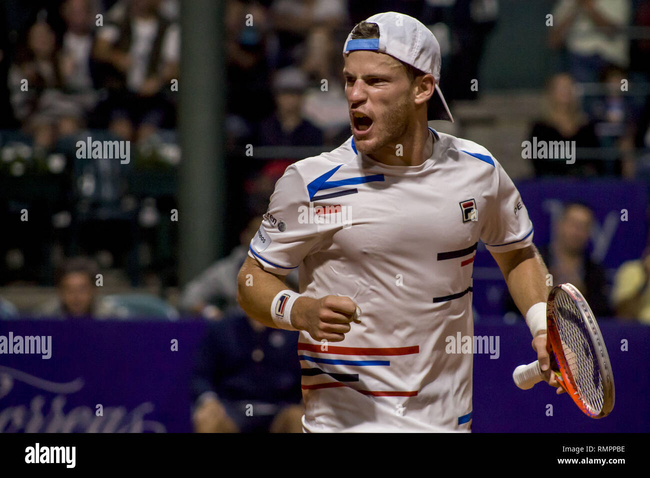 Buenos Aires, der Hauptstadt Argentiniens. 15 Feb, 2019. Diego Schwartzman''El Peque'' ist, zum ersten Mal in seiner Karriere, im Halbfinale des Argentinien Open 2019 und der österreichischen Dominic thiem Gesicht. Credit: Roberto Almeida Aveledo/ZUMA Draht/Alamy leben Nachrichten Stockfoto