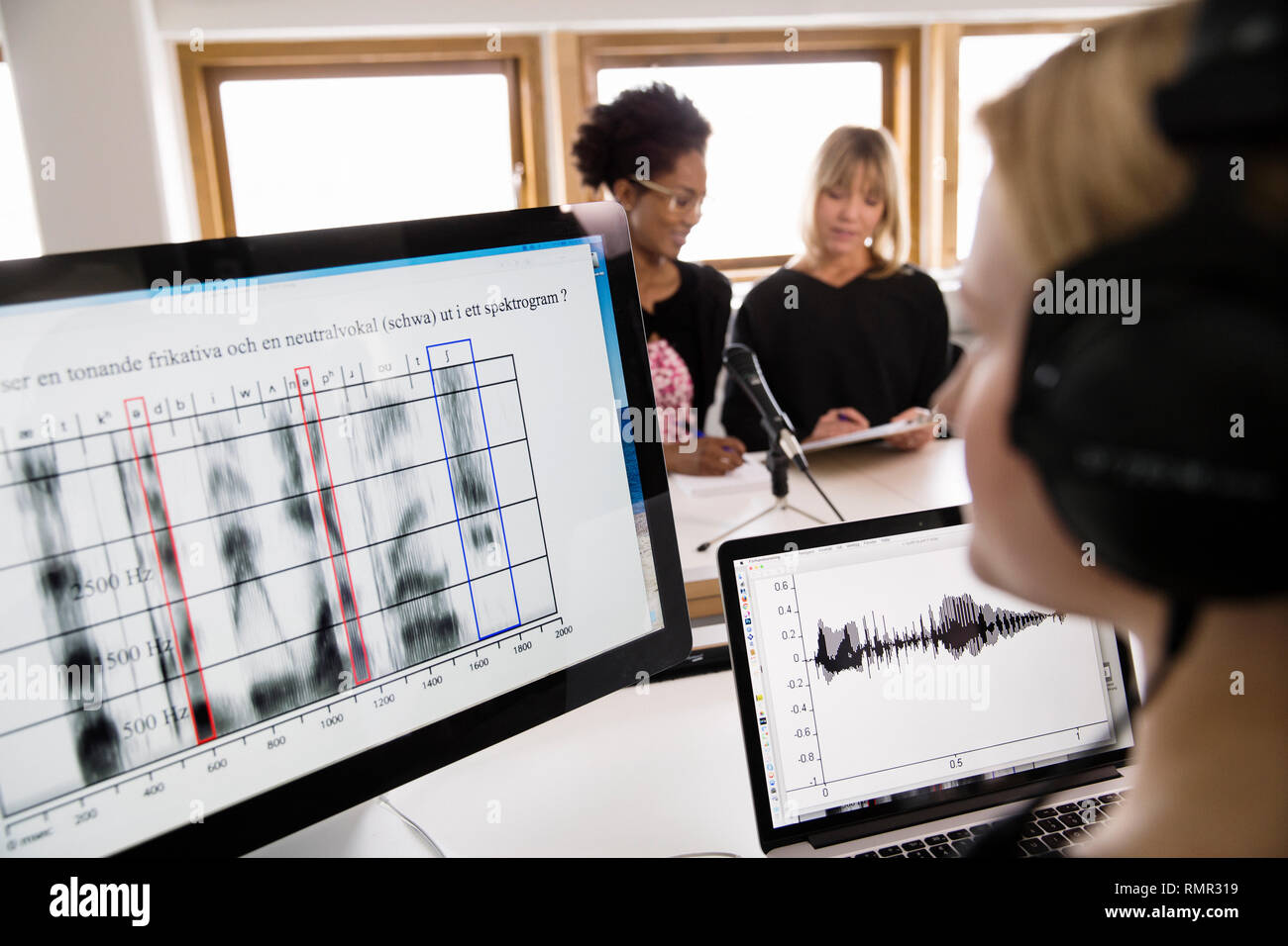 Audio Ingenieure bei der Arbeit Stockfoto