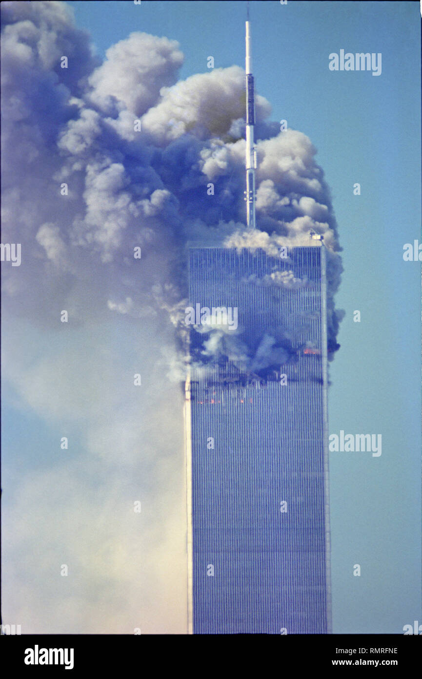 World Trade Center Angriff Fotos von 14 Street auf einem Dach wie die Türme brennen. Stockfoto