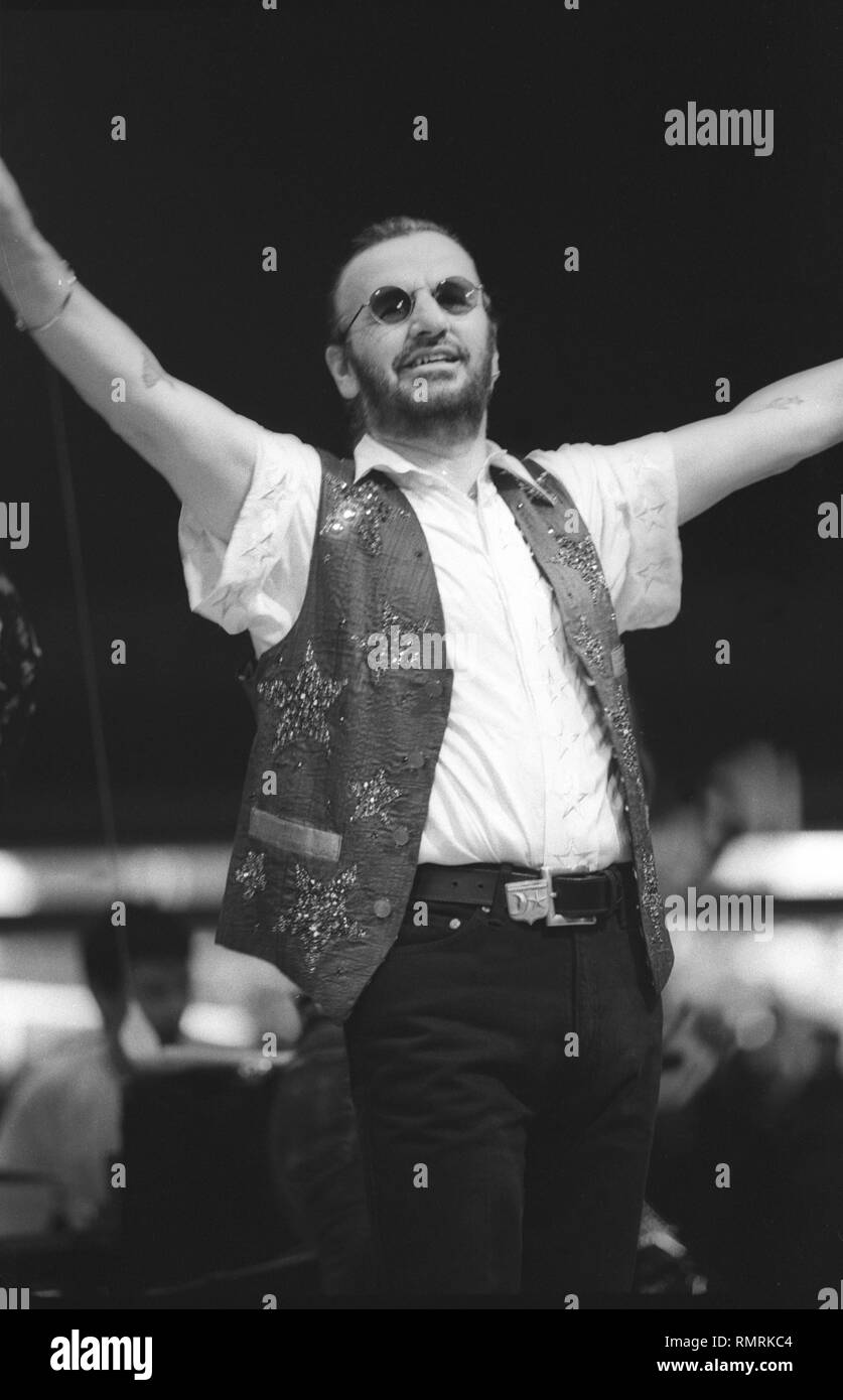 Musiker Ringo Starr wird gezeigt auf der Bühne während einer "live"-Konzert Aussehen seine All Starr Band. Stockfoto