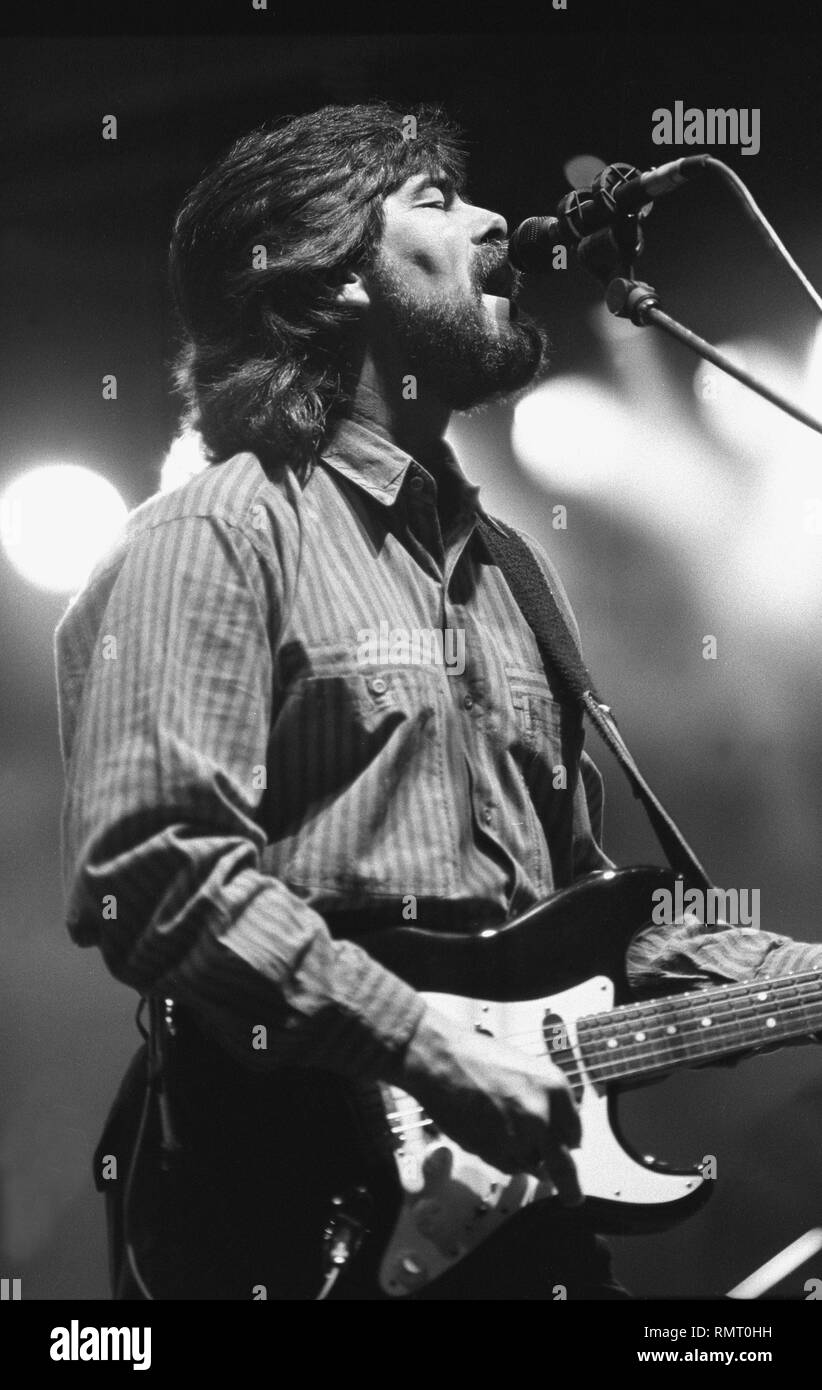 Sänger und Gitarrist, Randy Owen des Country Rock Band Alabama ist gezeigt, die 'live' im Konzert. Stockfoto