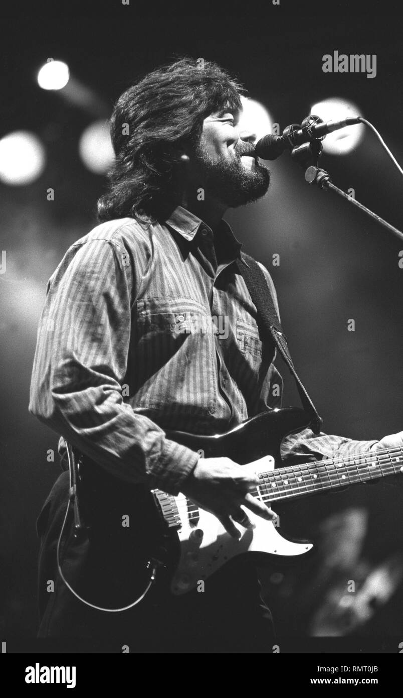 Sänger und Gitarrist, Randy Owen des Country Rock Band Alabama ist gezeigt, die 'live' im Konzert. Stockfoto