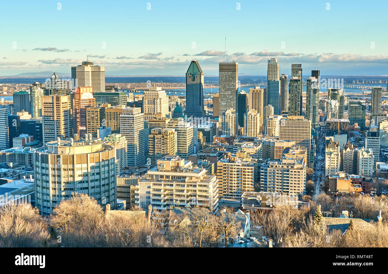 Blick auf die Innenstadt von Montreal im Winter Stockfoto