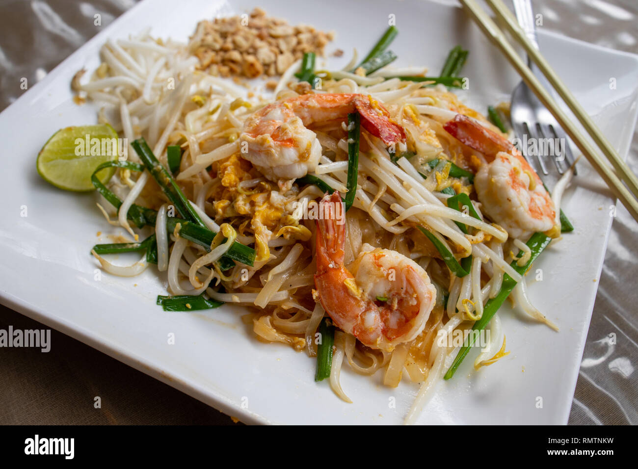 Garnelen Paad Thai Nudeln, Infinity Restaurant, Ko Tao, Thaialnd Stockfoto