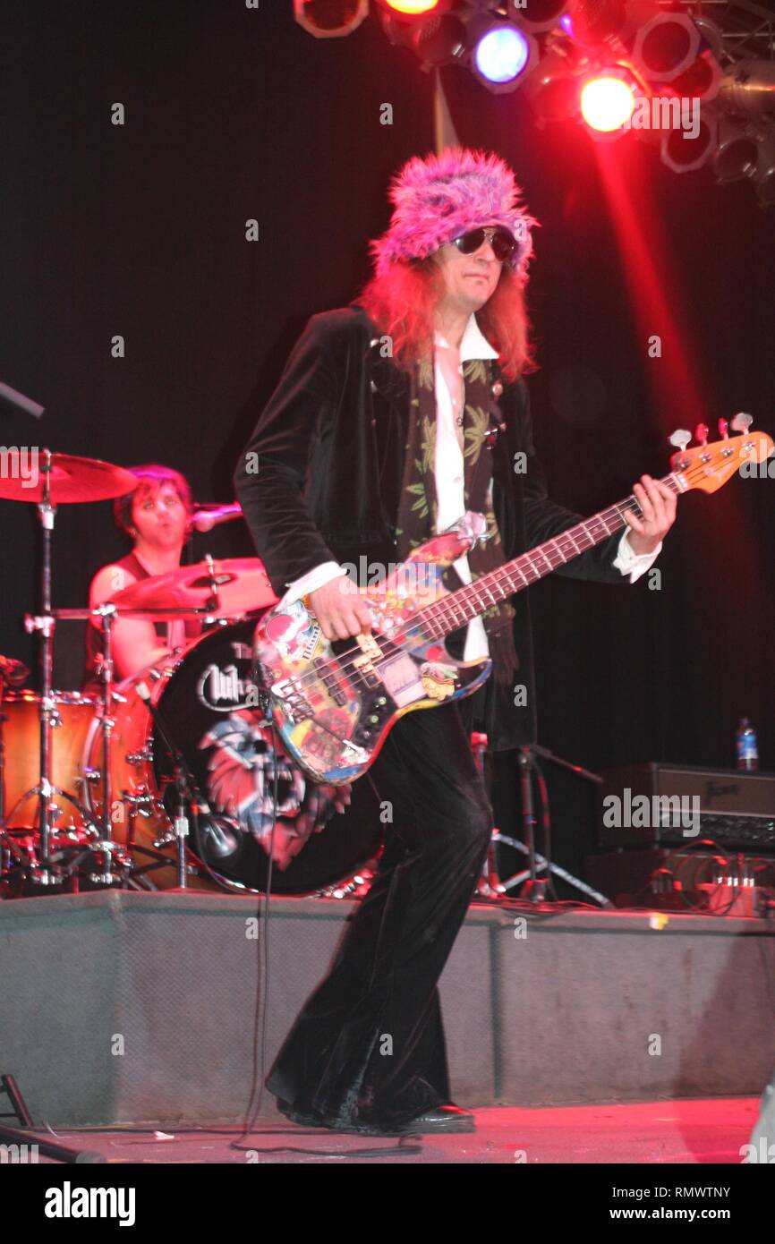 Enuff'Z Nuff Sänger und Bassist Chip Z'Nuff wird gezeigt auf der Bühne während einer "live"-Konzert aussehen. Stockfoto