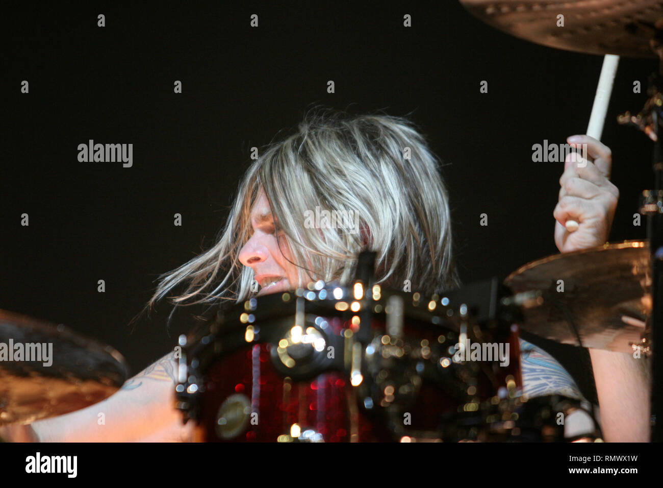 Evanescence drummer Rocky ist grau dargestellt auf der Bühne im New England Dodge Music Center in Hartford, Connecticut auf Sonntag Nacht Juli 29., 2007. Konzert der Band war Teil der "Family Values Tour". Stockfoto