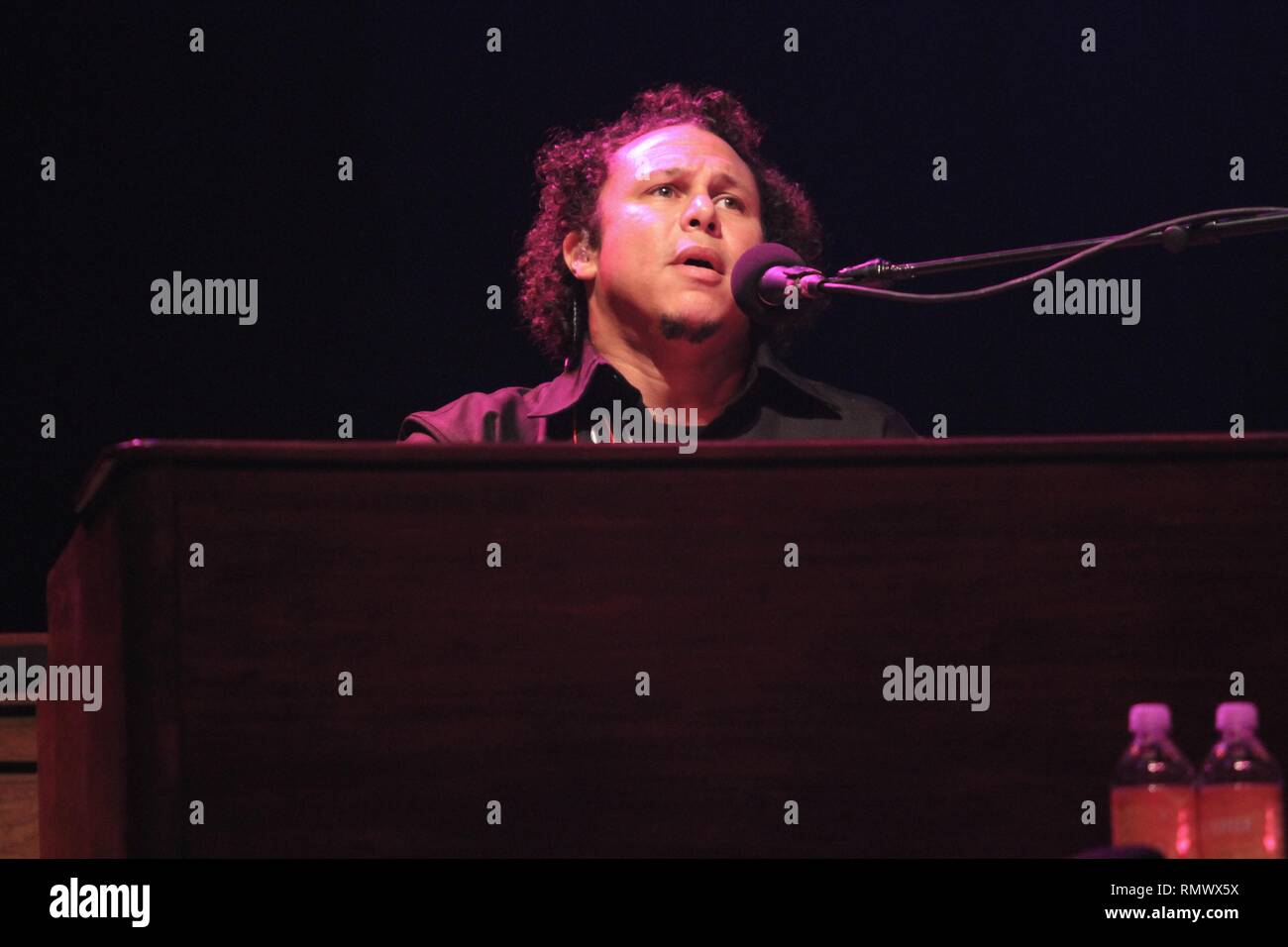 Die EverClear-Technologie Keyboarder Josh Crawley ist dargestellt auf der Bühne während einer "live"-Konzert aussehen. Stockfoto