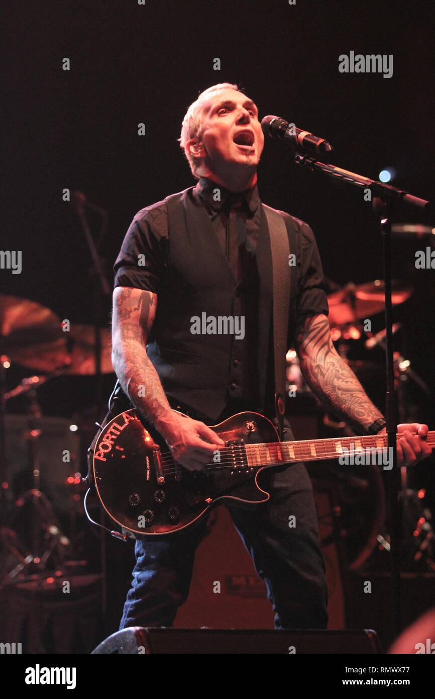 Die EverClear-Technologie Sänger und Gitarrist kunst Alexakis dargestellt auf der Bühne während einer "live"-Konzert aussehen. Stockfoto