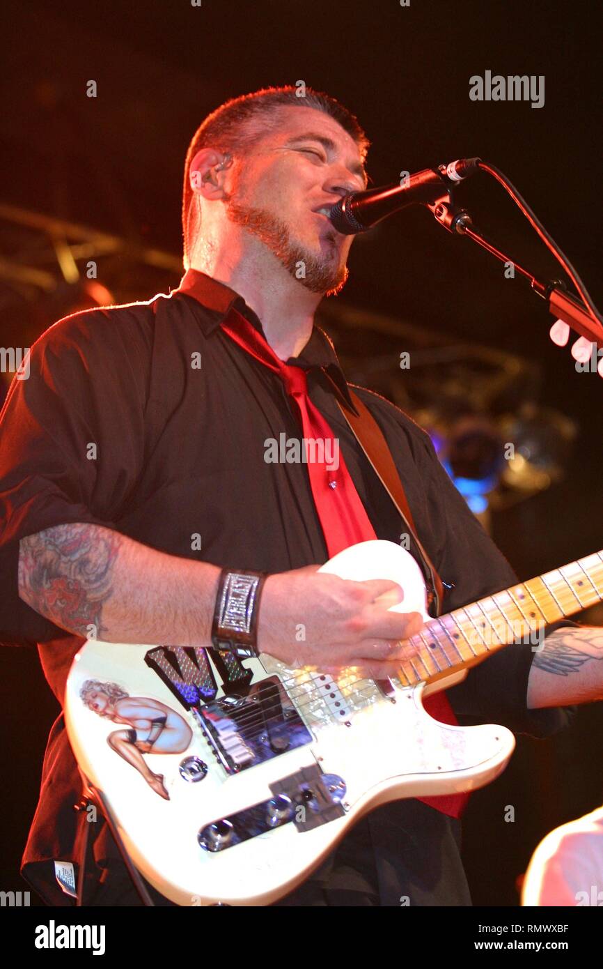 Erik Schrody, besser bekannt unter seinem Künstlernamen Everlast, ist ein Muslimisches Iren - amerikanische Rapper und Sänger und Songwriter, der für seine Hit" bekannt ist, wie es ist", und für seine genre-Kreuzung Mix aus Hip Hop und Akustische-basierte Rock Musik. Stockfoto