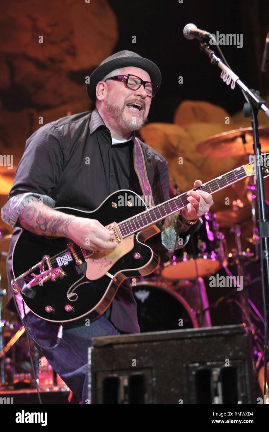 Erik Schrody, besser bekannt als Everlast wird gezeigt auf der Bühne während einer "live"-Konzert aussehen. Stockfoto