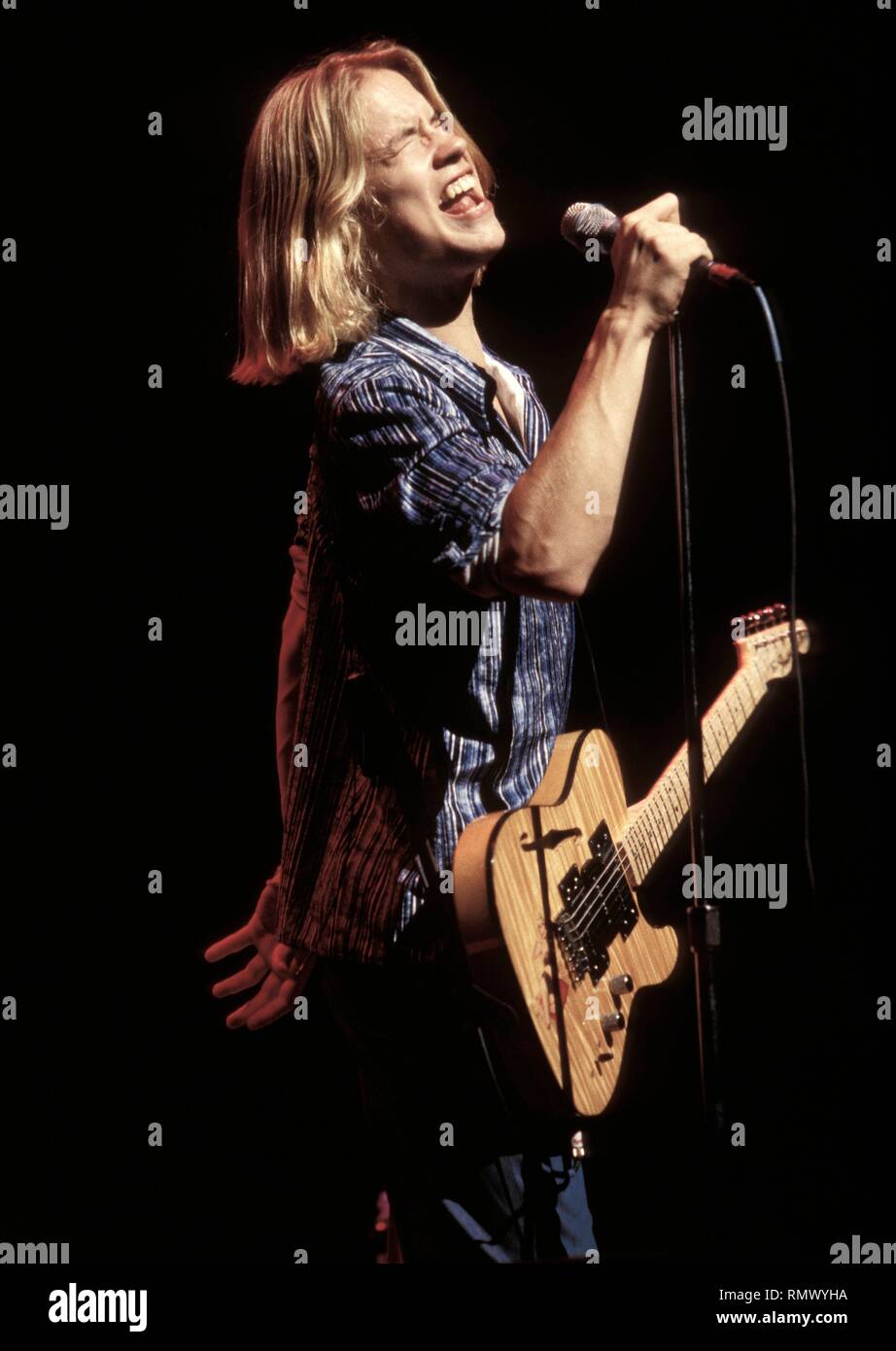 Grammy Award-winning Blues und Gospel Sänger, Jonny Lang, dargestellt auf der Bühne während einer "live"-Konzert aussehen. Stockfoto