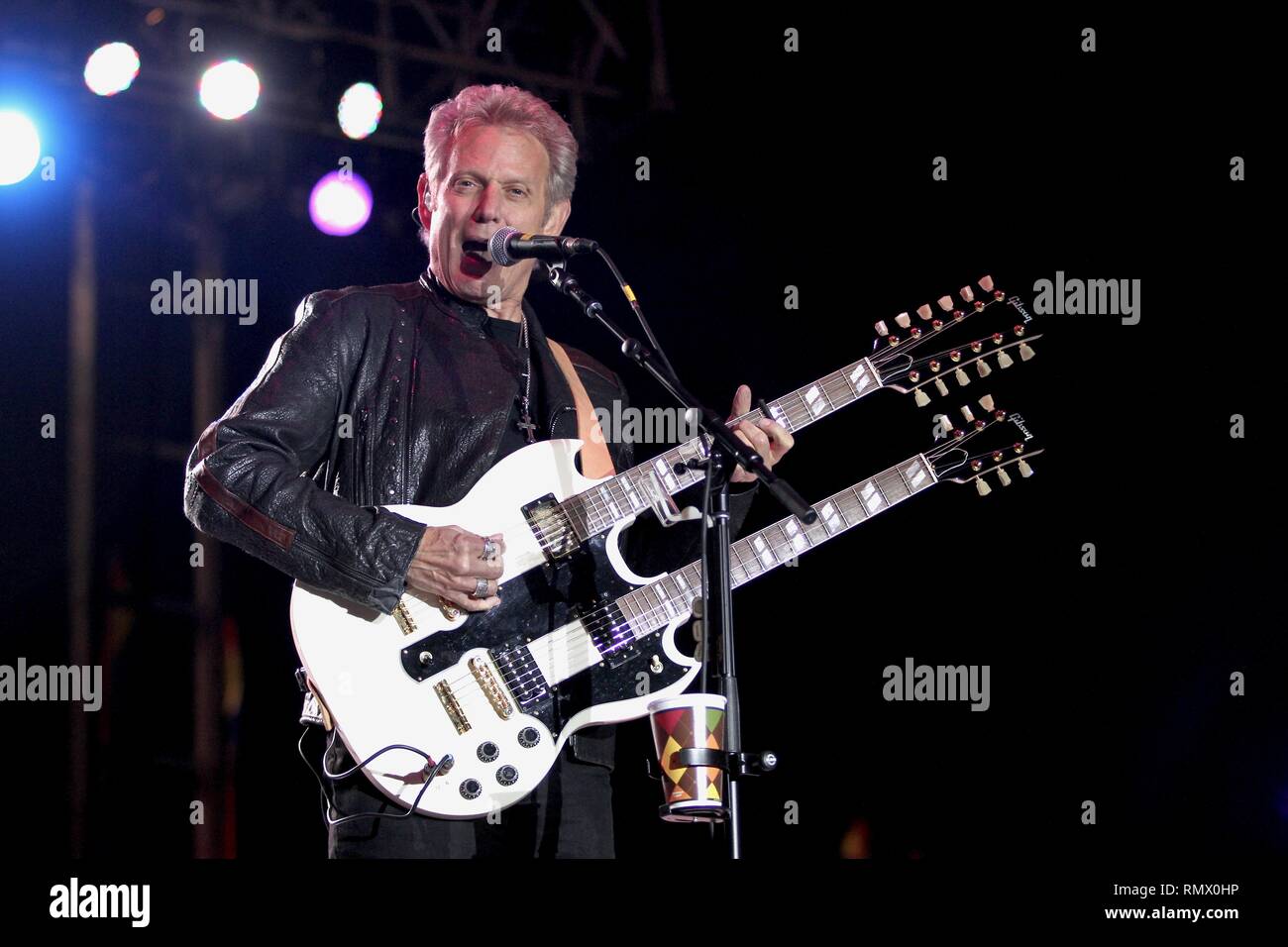 Sänger, Songwriter und Gitarrist Don Felder, früher der Adler, dargestellt auf der Bühne während einer "live"-Konzert Auftritt mit mit seinem Solo band. Stockfoto