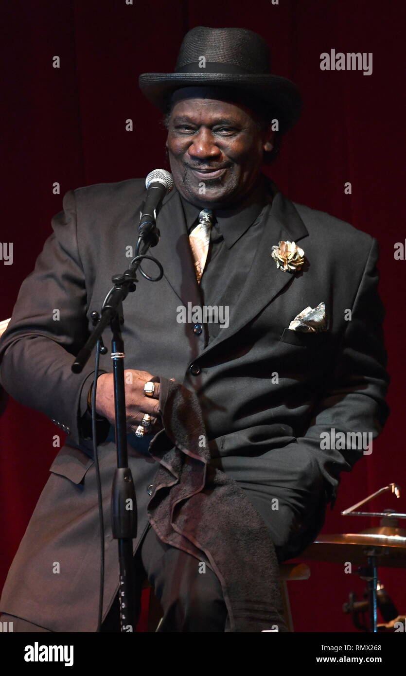Blues Sänger Mud Morganfield, Sohn von Muddy Waters, dargestellt auf der Bühne während einer "live"-Konzert aussehen. Stockfoto