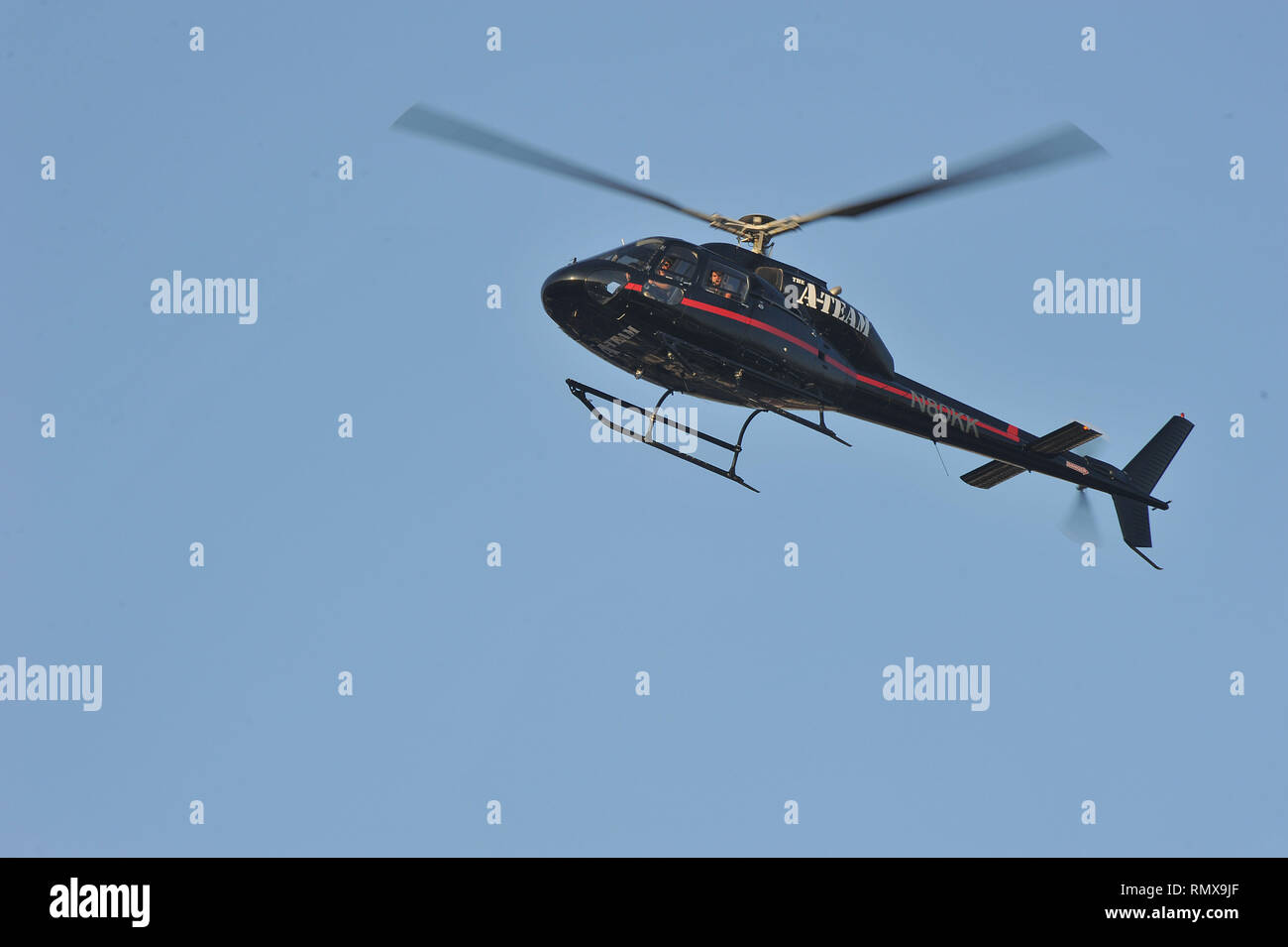 Ambiente 63 - Die a-Team Premiere auf der Chinese Theatre in Los Angeles. Ambiente 63 Veranstaltung in Hollywood Leben - Kalifornien, Roter Teppich und backstage, Film Stars, TV Stars, Musik, Promis, Topix, Bestof, Kunst, Kultur und Unterhaltung, Fotografie, Anfrage tsuni@Gamma-USA.com, Kredit Tsuni/USA, Zubehör Verschleiß von Menschen zum Ereignis. Schuhe, Schmuck, Ring, Ohrring, Tasche Ambiente und andere. Ab 2010 Stockfoto