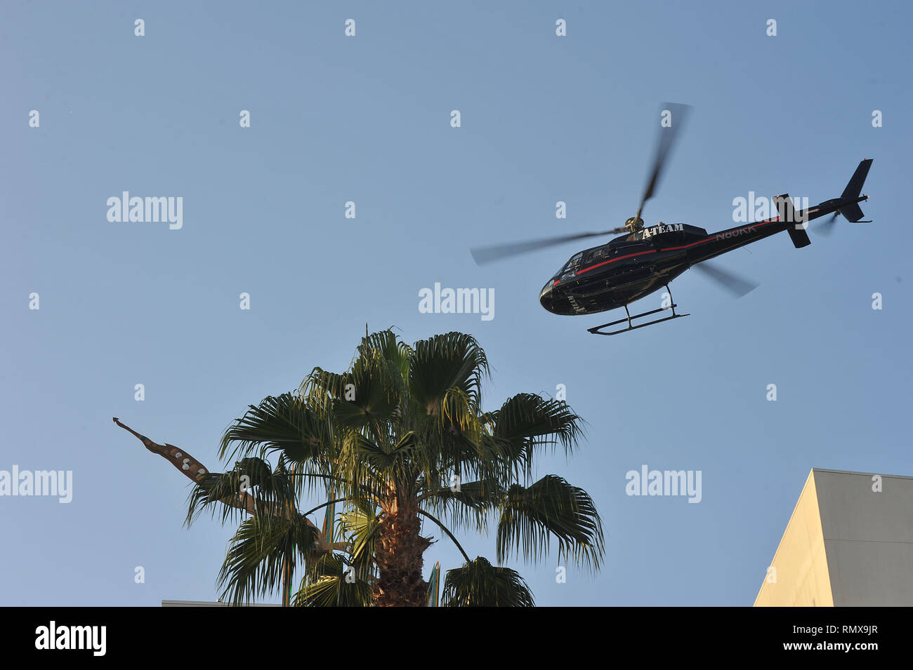 Ambiente 65 - Die a-Team Premiere auf der Chinese Theatre in Los Angeles. Ambiente 65 Veranstaltung in Hollywood Leben - Kalifornien, Roter Teppich und backstage, Film Stars, TV Stars, Musik, Promis, Topix, Bestof, Kunst, Kultur und Unterhaltung, Fotografie, Anfrage tsuni@Gamma-USA.com, Kredit Tsuni/USA, Zubehör Verschleiß von Menschen zum Ereignis. Schuhe, Schmuck, Ring, Ohrring, Tasche Ambiente und andere. Ab 2010 Stockfoto