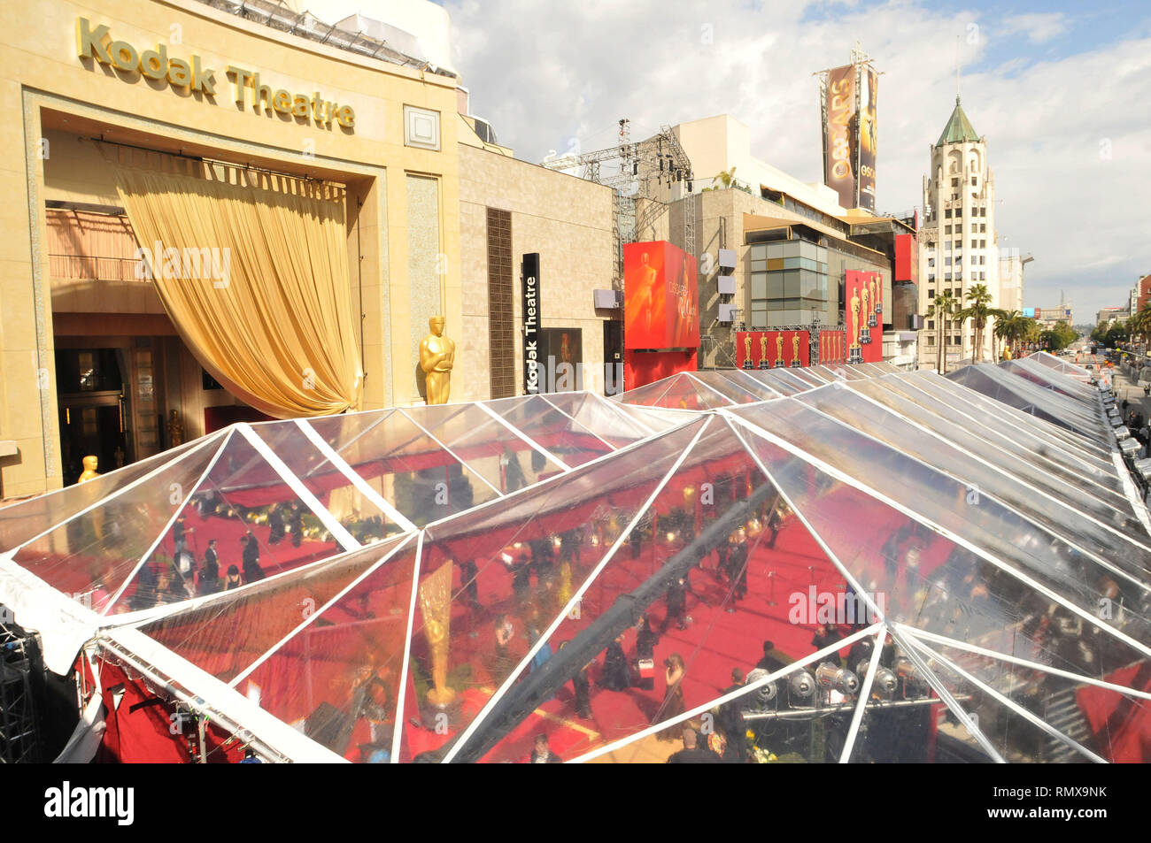 Ambiente 232 - 82Nd Academy Awards Ankunft im Kodak Theater in Los Angeles. Ambiente 232 Veranstaltung in Hollywood Leben - Kalifornien, Roter Teppich und backstage, Film Stars, TV Stars, Musik, Promis, Topix, Bestof, Kunst, Kultur und Unterhaltung, Fotografie, Anfrage tsuni@Gamma-USA.com, Kredit Tsuni/USA, Zubehör Verschleiß von Menschen zum Ereignis. Schuhe, Schmuck, Ring, Ohrring, Tasche Ambiente und andere. Ab 2010 Stockfoto