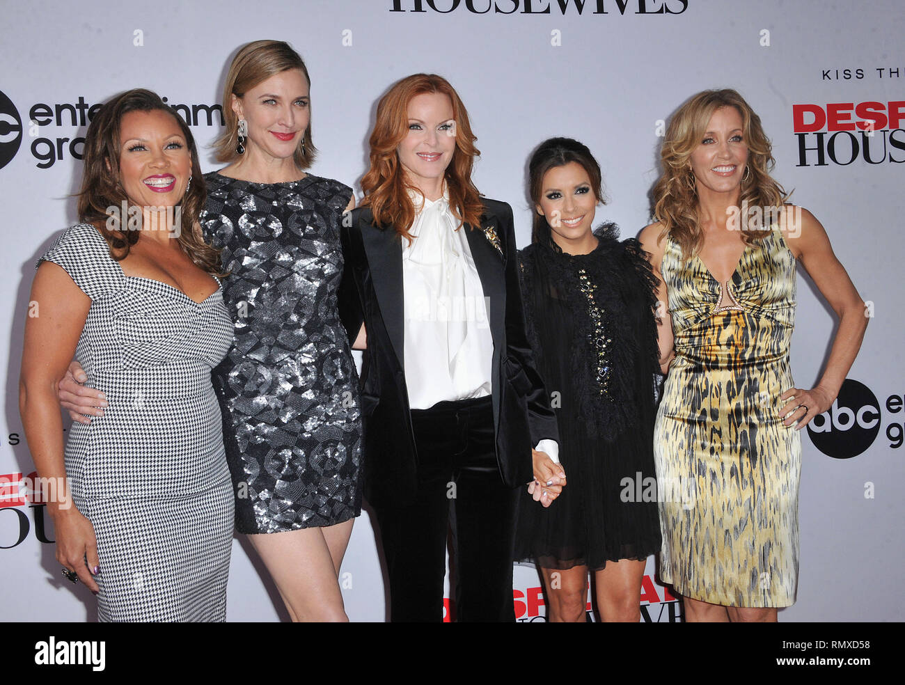 Vanessa L Williams, Marcia Cross, Brenda Strong, Eva Longoria, Felicity Huffman an die verzweifelten Hausfrauen letzte Saison Party auf der Wisteria Lane im Universal Studio Los Angeles. Vanessa L Williams, Marcia Cross, Brenda Strong, Eva Longoria, Felicity Huffman 48 Veranstaltung in Hollywood Leben - Kalifornien, Red Carpet Event, USA, Filmindustrie, Prominente, Fotografie, Bestof, Kunst, Kultur und Unterhaltung, Topix prominente Mode, Besten, Hollywood Leben, Event in Hollywood Leben - Kalifornien, Roter Teppich und backstage, Film Stars, TV Stars, Musik, Promis, Topix, Akteure aus. Stockfoto