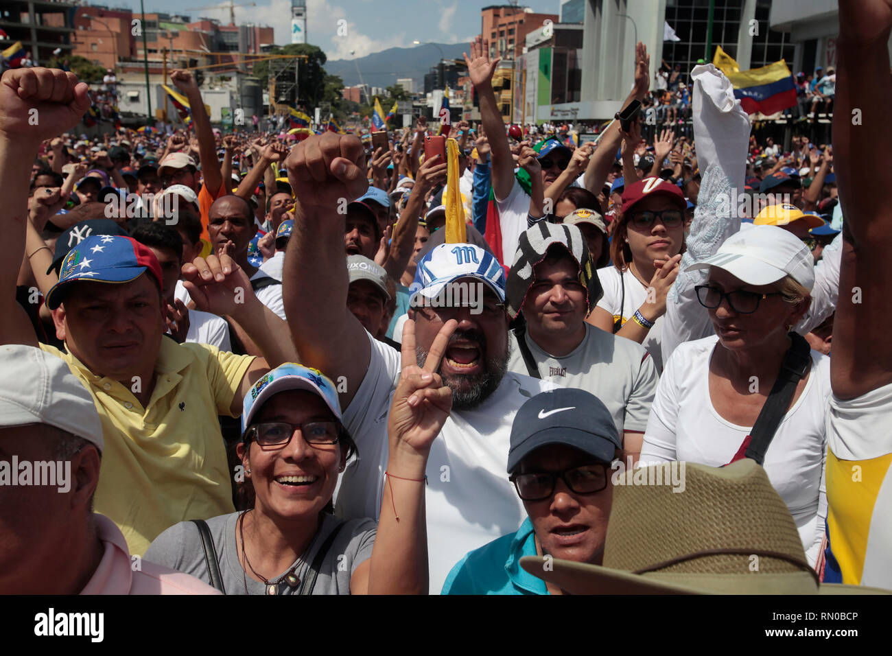 Caracas, Venezuela. 02 Feb, 2019. Hunderte protestieren die "illegitimität" von Nicolas Maduro Regierung in Caracas, Venezuela zu denunzieren. Präsident o Stockfoto