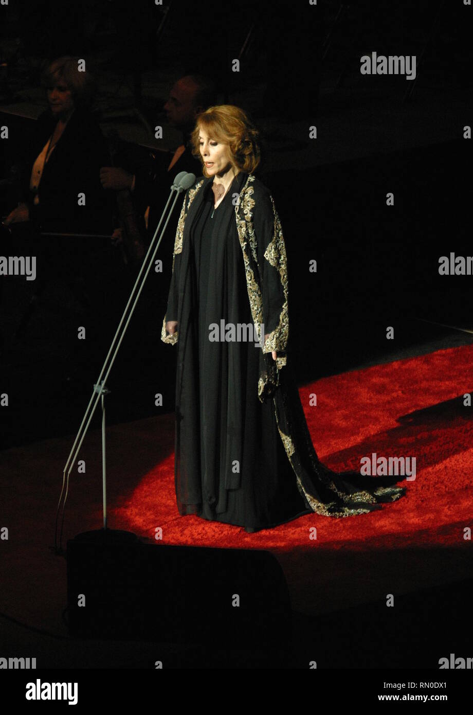 Libanesische Sängerin Fairouz, geboren Nouhad Haddad, dargestellt auf der Bühne während einer "live"-Konzert aussehen Stockfoto