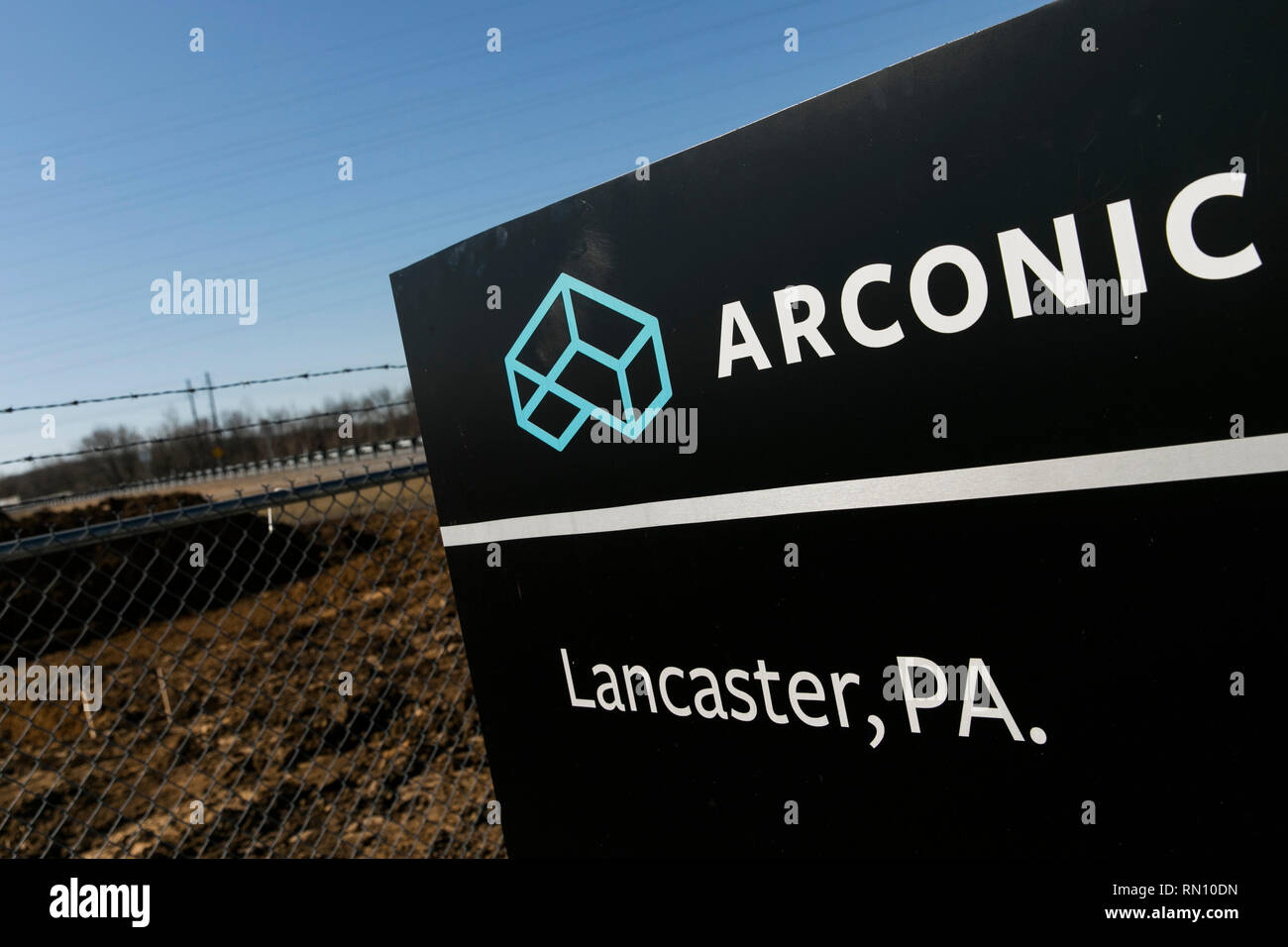 Ein logo Zeichen außerhalb einer Anlage durch Arconic in Lancaster, Pennsylvania besetzten am 9. Februar 2019. Stockfoto