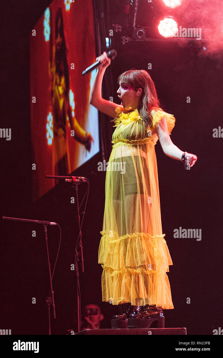 Glasgow, Schottland, Großbritannien. 16. Februar, 2019. Glasgow Synth Pop Band Chvrches führen an die SSE-Hydro. Credit: Stuart Westwood/Alamy leben Nachrichten Stockfoto