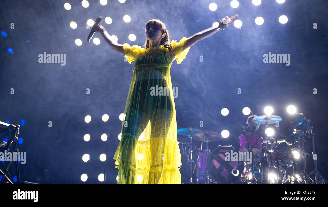 Glasgow, Schottland, Großbritannien. 16. Februar, 2019. Glasgow Synth Pop Band Chvrches führen an die SSE-Hydro. Credit: Stuart Westwood/Alamy leben Nachrichten Stockfoto