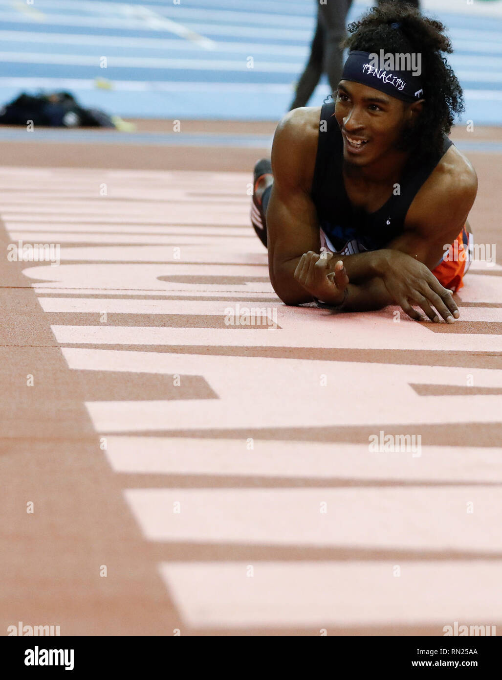 Birmingham, Großbritannien. 16 Feb, 2019. Jarret Eaton der Vereinigten Staaten feiert nach den Herren 60 m Hürden Finale an der Muller Indoor Grand Prix in Birmingham, Großbritannien am 13.02.16., 2019. Jarret Eaton gewann den ersten Platz mit 7,51 Sekunden. Credit: Han Yan/Xinhua/Alamy leben Nachrichten Stockfoto