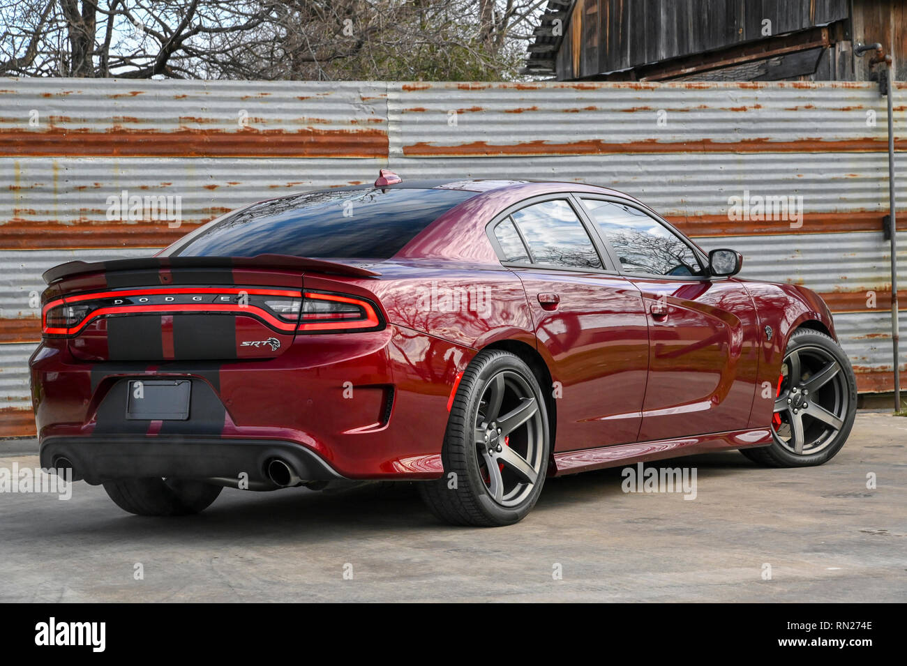 Feb 11, 2019: 2018 Dodge Charger SRT Hellcat 6,2L aufgeladenen HEMI Motor Albert Pena/CSM Stockfoto