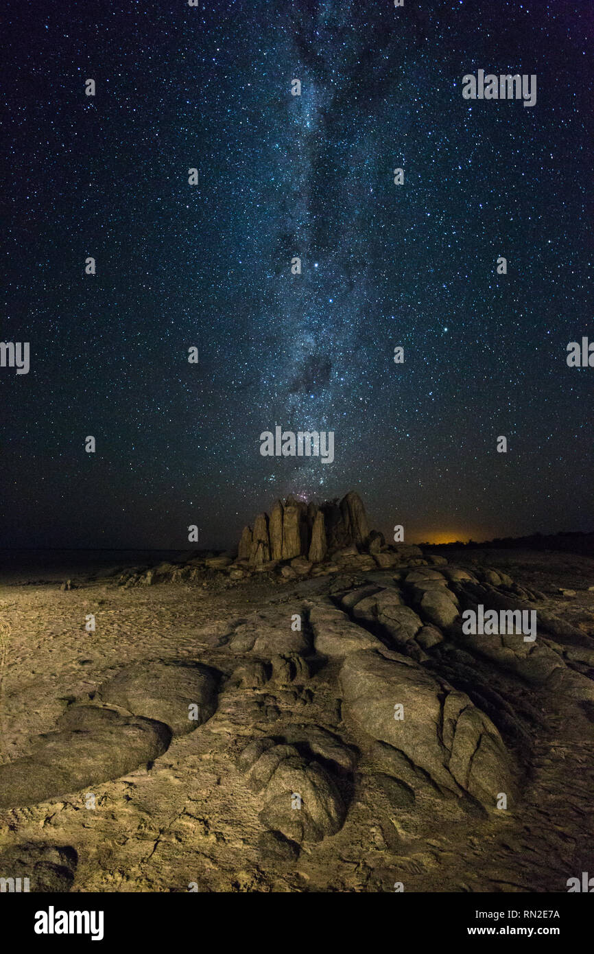 Milkyway und Monolith Stockfoto