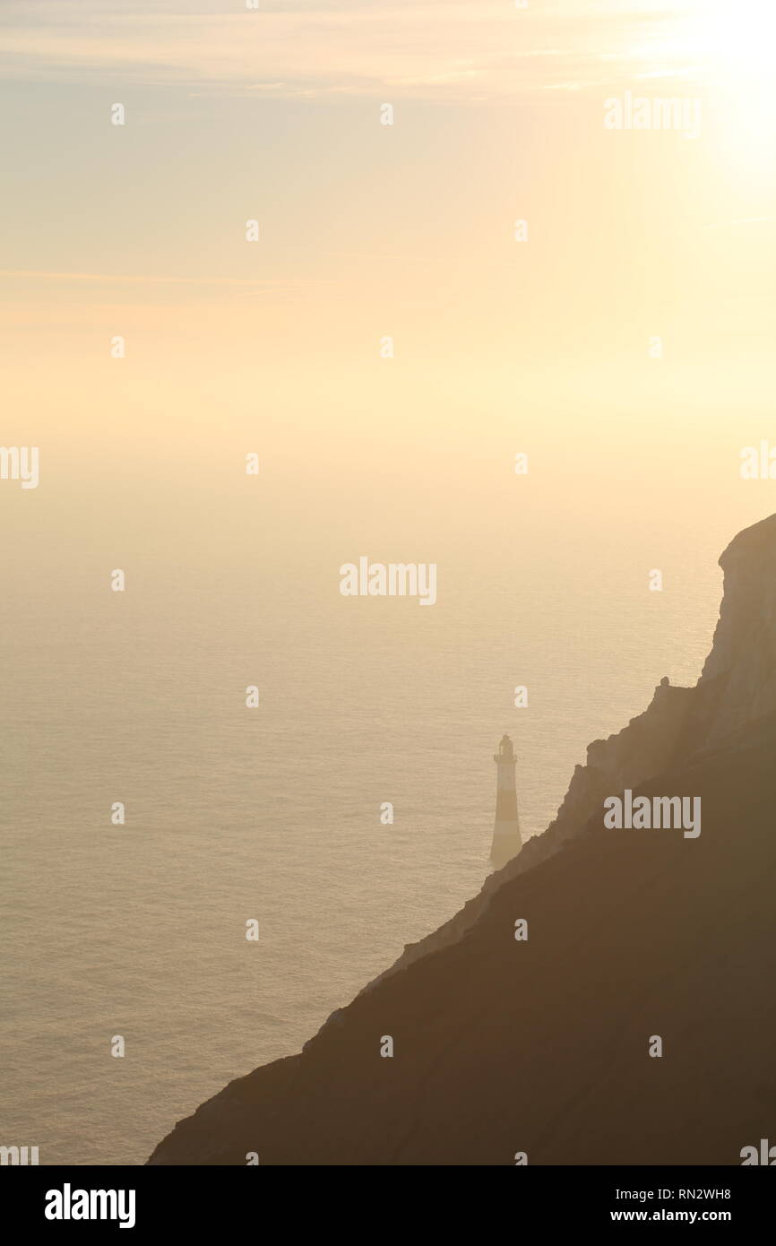 Beachy Head Leuchtturm Sonnenuntergang mit Cliff Stockfoto