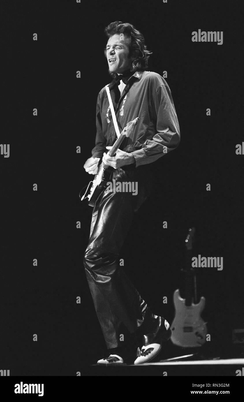 Sänger, Songwriter und Gitarrist Mason ruffner dargestellt auf der Bühne während einer "live"-Konzert aussehen. Stockfoto