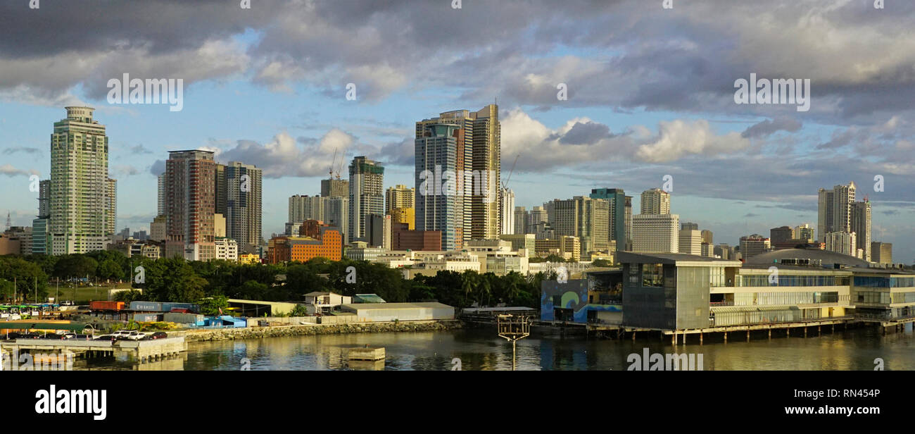 Panoramablick auf die Skyline von Manila, Philippinen Stockfoto