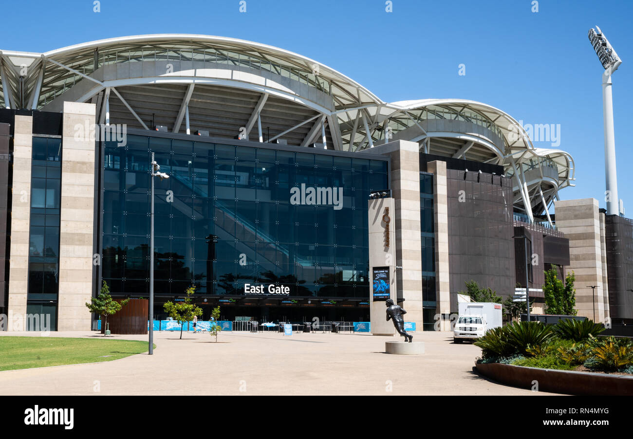 31. Dezember 2018, Adelaide South Australia: Adelaide Oval Sportplatz Stadion Vorderansicht auf der Ostseite mit Vorzeichen in Adelaide SA Australia Stockfoto