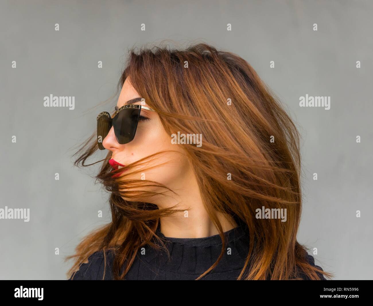 blonde haare portrait wind