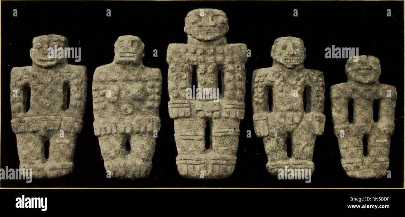 . Alte Kulturen von Mexiko und Mittelamerika. Inder von Mexiko; Indianer in Zentralamerika. [A]. m Platte VIII. Zwei Stufen in die Steinskulpturen von Costa Eiea. Beachten Sie, dass in der ersten Reihe (a) Der menschliche Körper auf die Oberfläche einer Boulder mit dem Arme, Beine und Gesicht angepasst ist, in Flachrelief und mit Auge, Nase und Mund alle Herausstehenden, während in der zweiten Serie (&amp;) Die Gliedmaßen sind gerundet und teilweise befreit aus dem Körper. Beide sind von archaischer Typ aber wahrscheinlich nicht sehr alt. 60. Bitte beachten Sie, dass diese Bilder aus gescannten Seite Bilder, die digital wurden en extrahiert werden Stockfoto