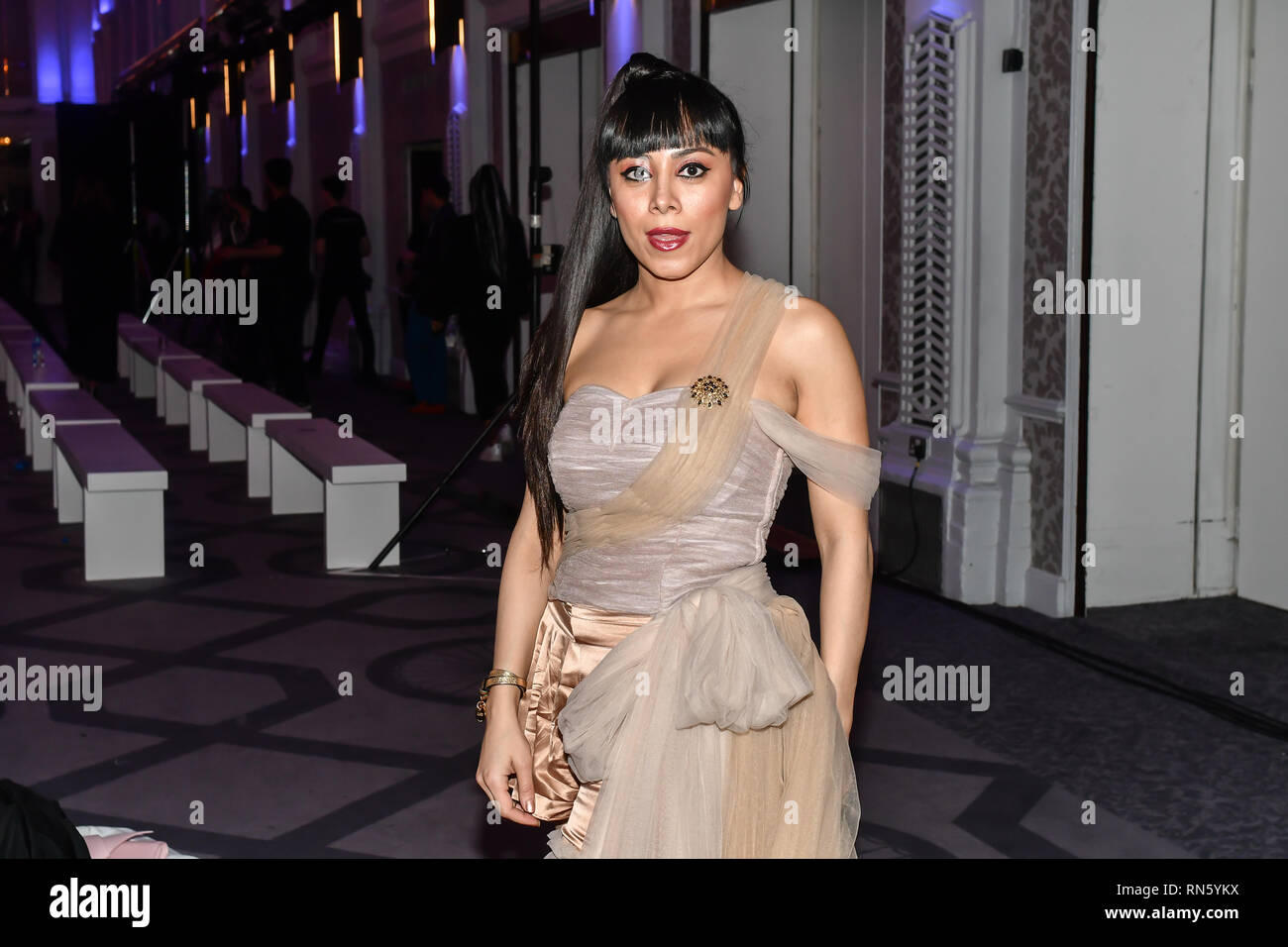 London, Großbritannien. 16. Februar 2019. Samira Ebrahimi besuchen Geschichten aus Arabien Fashion Show AW 19, De Vere Grand Connaught Rooms, London, UK. 16. Feb 2019. Bild Capital/Alamy leben Nachrichten Stockfoto