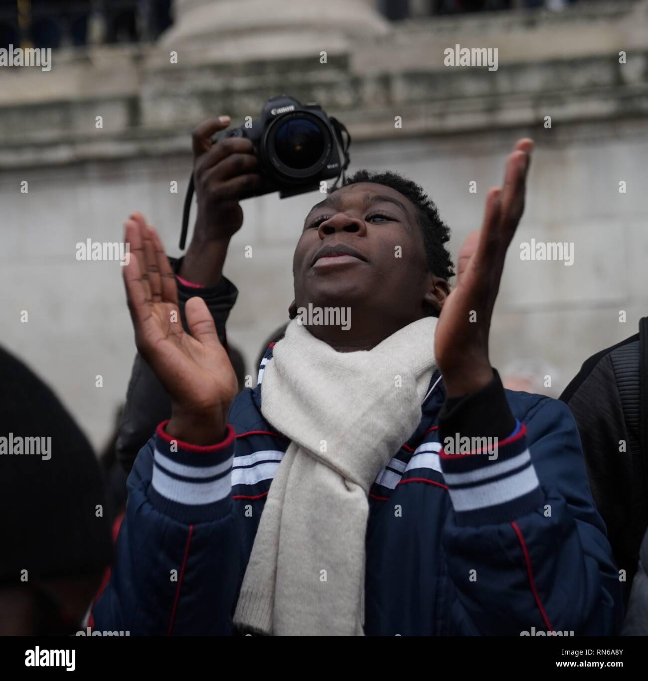 Trafalgar Square, London, UK. 16. Februar 2019. Fotografie in London, während eines Protestes durch die sudanesische Bevölkerung in Großbritannien organisiert, um das sudanesische Regime zu stürzen, hat seit etwa 30 Jahren verursacht, zivile Unruhen und Genozide vor allem im Süden des Sudan, die jetzt ihre Unabhängigkeit hält regierte. Die Grafschaft insgesamt wurde von der Gerechtigkeit, die von Hyperinflation zu rechtswidrigen Haft erlitten. Credit: Ioannis Toutoungi/Alamy leben Nachrichten Stockfoto