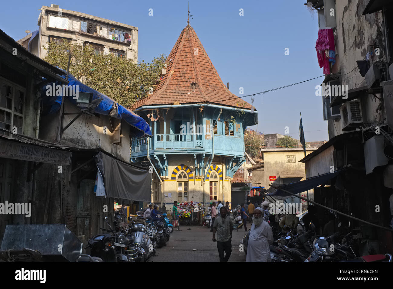 Kolonialzeit, achteckig und ikonischen Null Bazar der Polizei in Bhendi Bazar, Mumbai, Indien Stockfoto